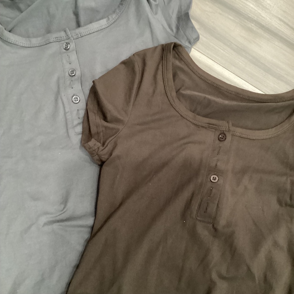 SHEIN Tops - Picture 2 of 9